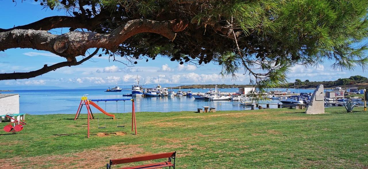 Studio Apartment Lela Ližnjan Εξωτερικό φωτογραφία