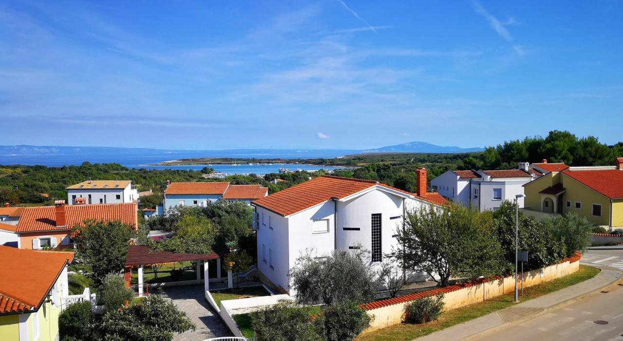 Studio Apartment Lela Ližnjan Εξωτερικό φωτογραφία